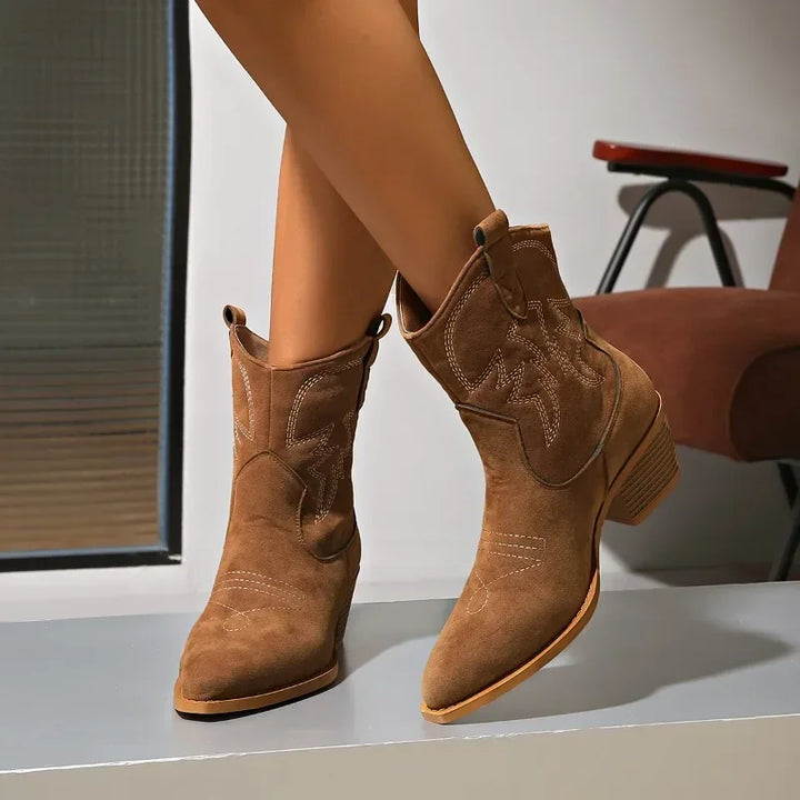Sienna – Western-Inspired Ankle Boots with Stacked Heel
