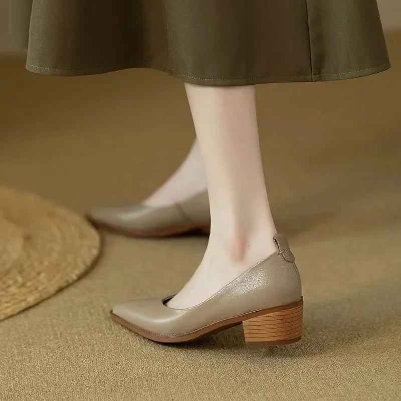 Eva | Helen Classic Pumps