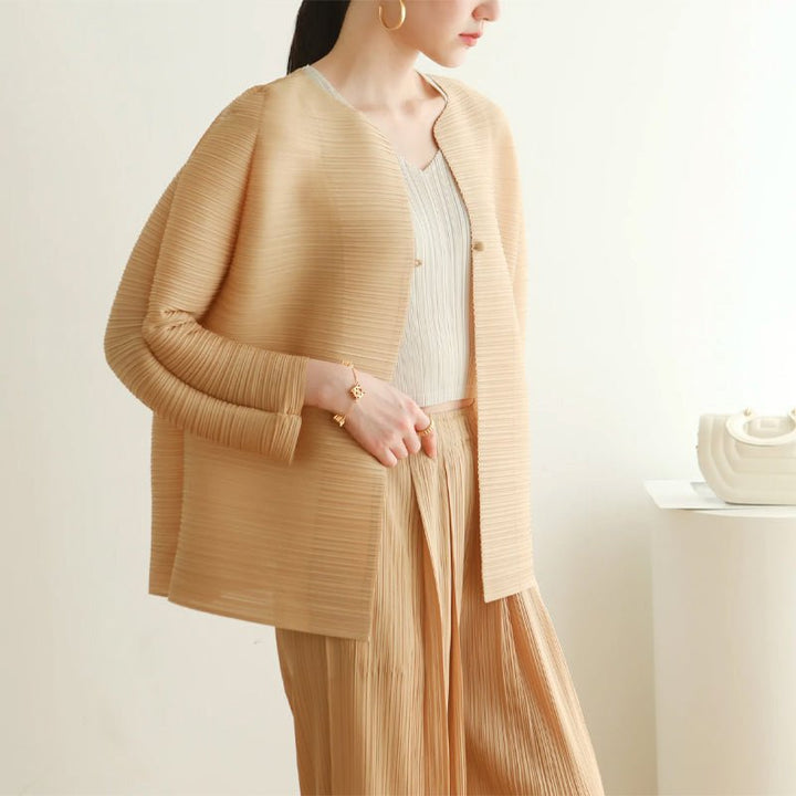 ERMELINDE I ELEGANT PLEATED BLAZER